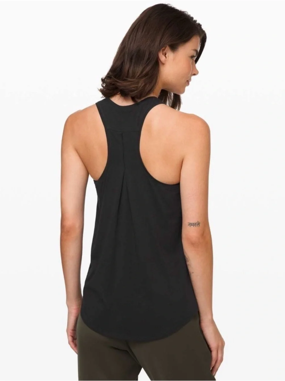Lululemon Love Tank best for a 6-8